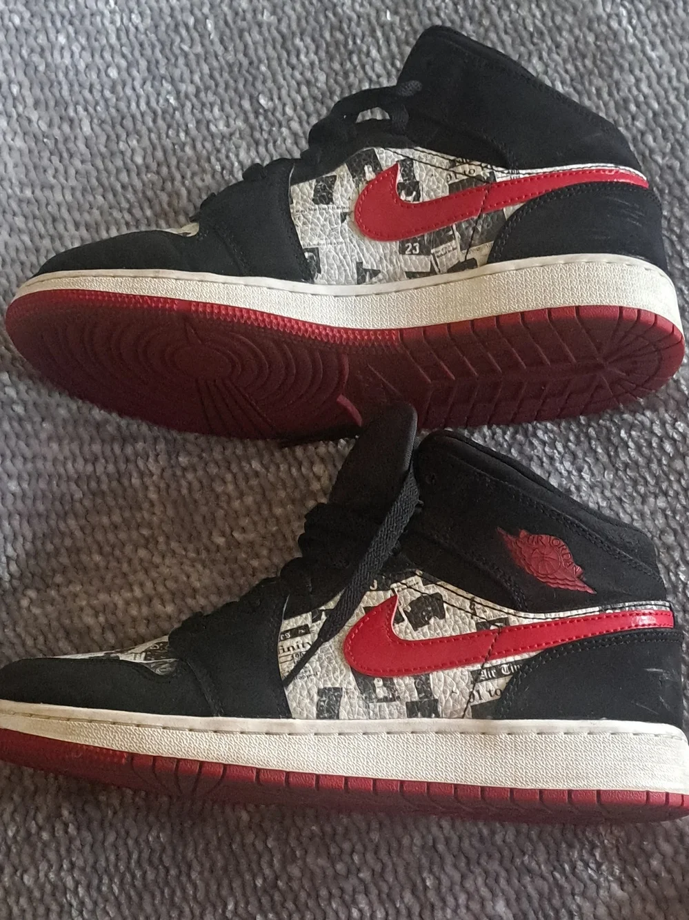 Jordan 1 Se Mid Nespaper Young Black and Red Low-Top Sneakers